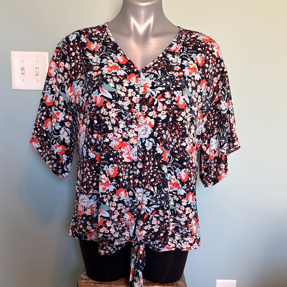 Spring Floral V-Neck Blouse in Black and Red